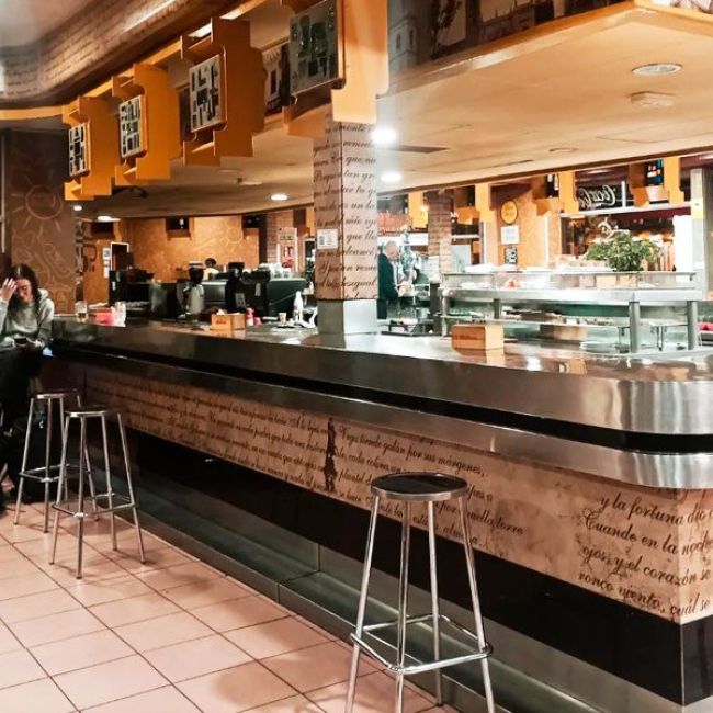 Cafetería Restaurante Bus Stop en la estación de autobuses de Valladolid